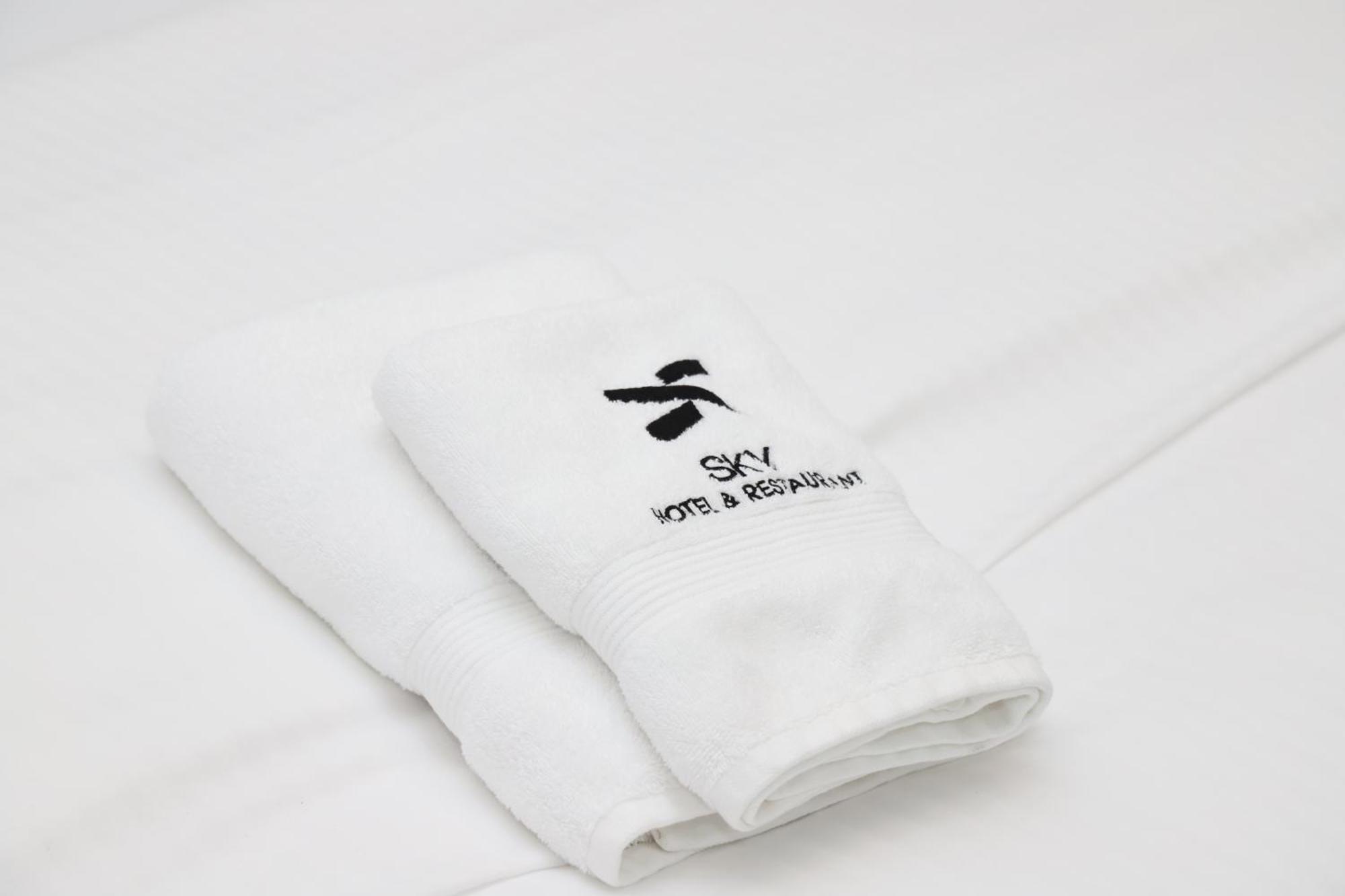 Sky Hotel Призрен Экстерьер фото