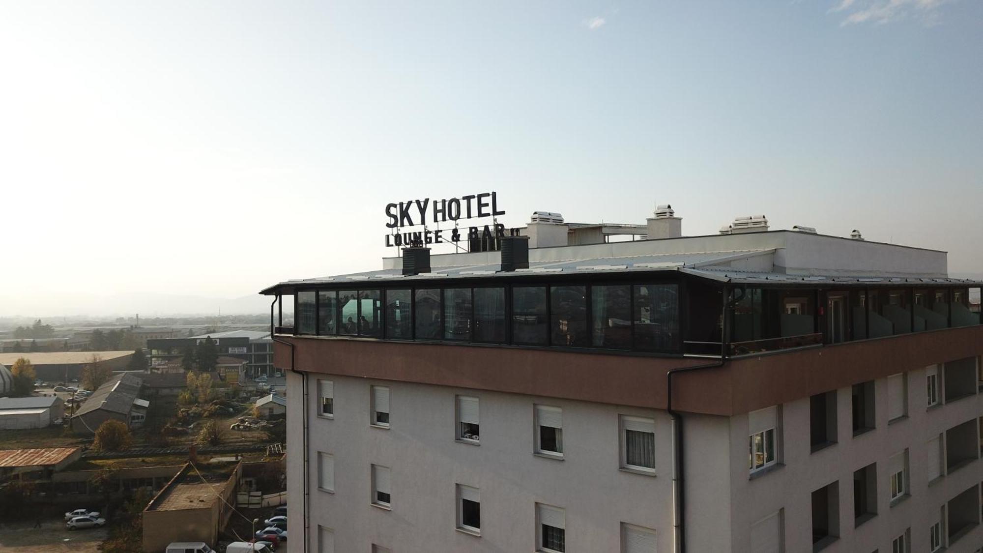 Sky Hotel Призрен Экстерьер фото